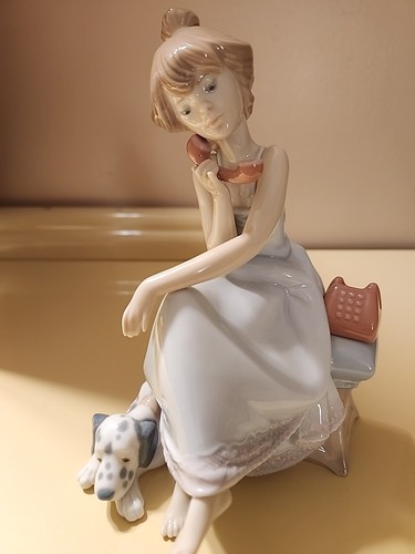 Lladro porcelain figurine - figurine, girl
