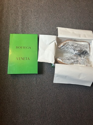 Bottega veneta white logo shoe - veneta,