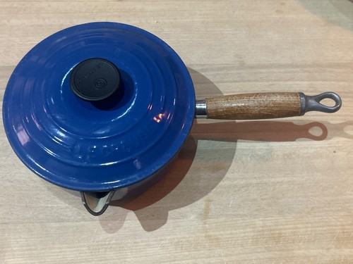 Creuset cast iron pan - cast,