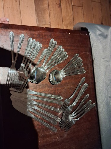 Oneida cutlery set stainless - set,