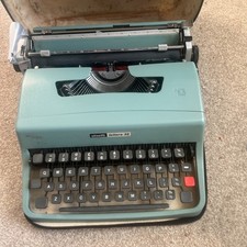 Authentic OLIVETTI LETTERA 32