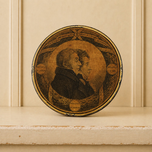 Snuff box papier mache - box,