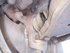 FRONT LEFT KNUCKLE / 2449159