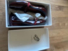 HISPANITAS burgundy patent