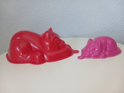 Vintage plastic cat and mouse - plastic,