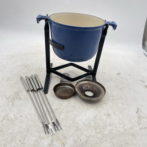 Creuset blue fondue set - le,