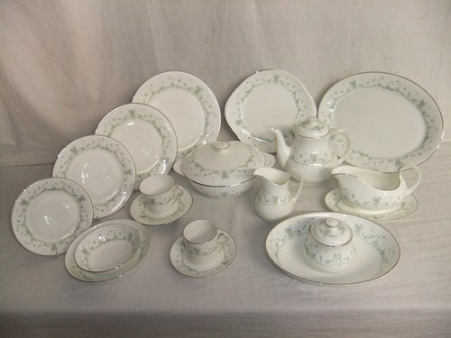 Royal doulton demure - doulton,