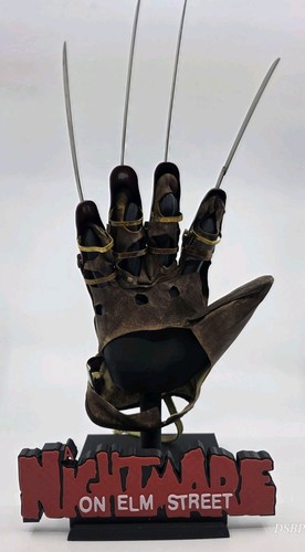 Freddy krueger glove display - freddy,