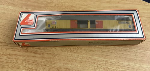 Lima trains coach 303204 - w, 352