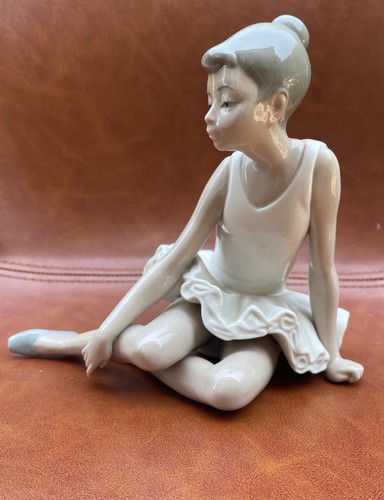 Fine nao for lladro porcelain - fine,