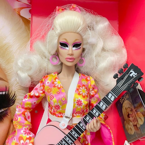 Integrity toys fashion royalty - integrity,