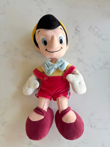 Pinocchio disney store - pinocchio,