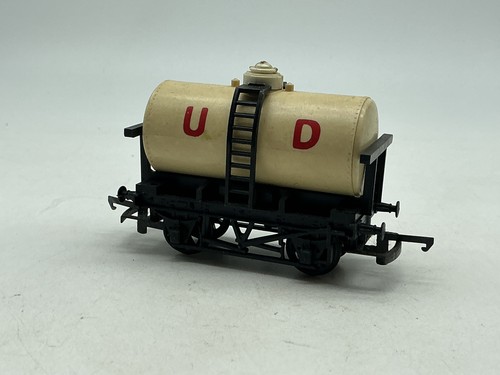 B5948 tri ang white - b5948, united