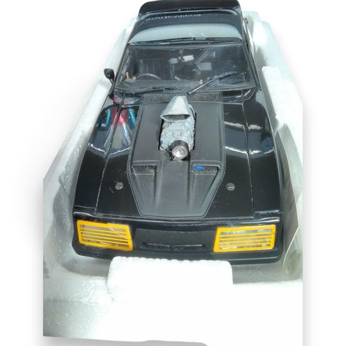 Autoart mad max - 1/18, road