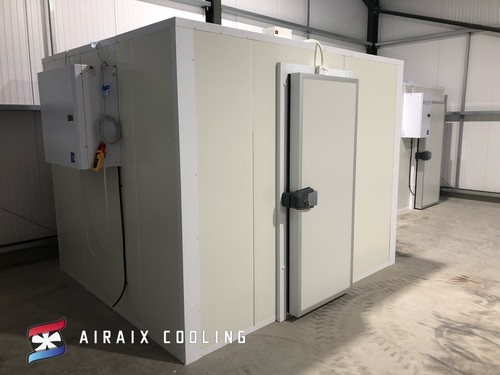 Cold room walk freezer - cold, in