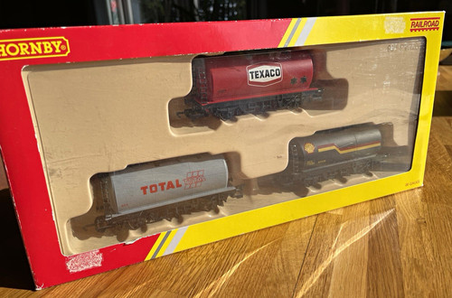 Hornby gauge set - gauge, fuel