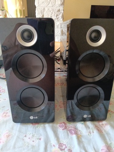 Pair bookshelf speakers - pair, lg
