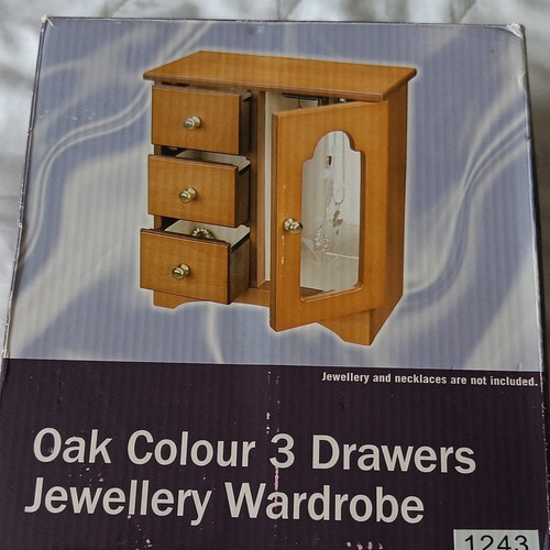 Oak brown wood jewellery - brown,
