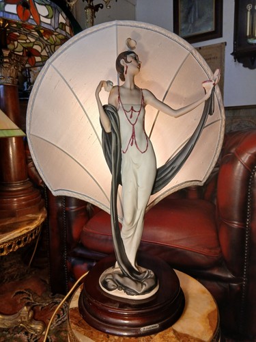 Giuseppe armani lady with - armani,