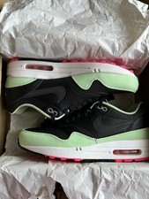 Size 6.5 UK/ 7.5 US - Nike Air