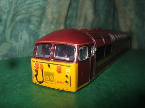 Hornby class ews red - hornby,