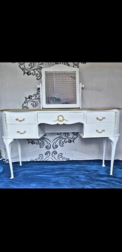 Antique queen anne - anne, dressing
