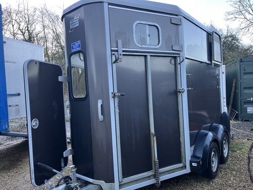 Ifor williams horsebox - williams, hb506