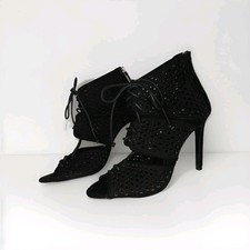 Zara Heels Size 5 black cut