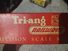 Tri ang model train carriages