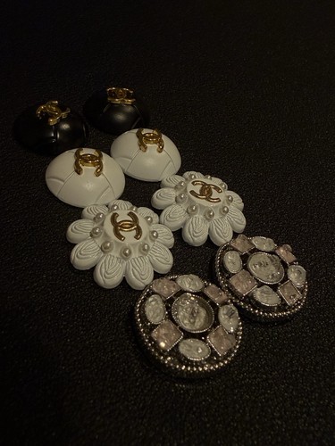 Chanel vintage button back - chanel,