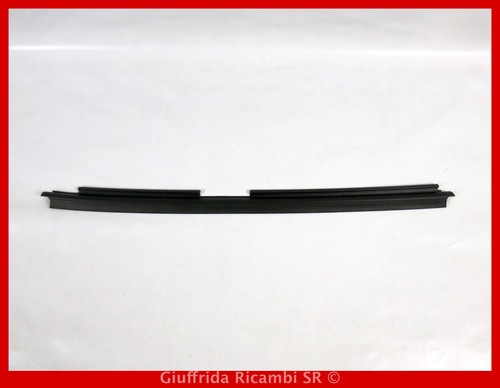 Rear left window seal fiat - left,