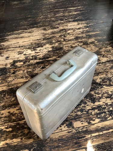 Aluminium vintage suitcase - aluminium,