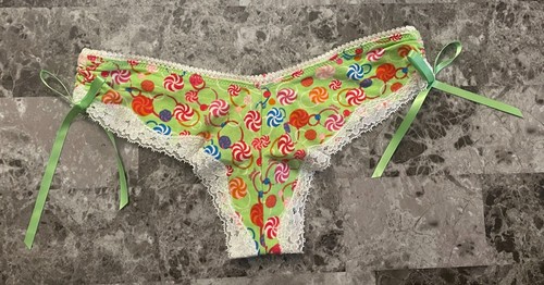 Nwt victoria secret pout s - nwt,