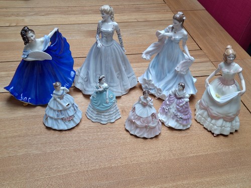 Bone china figurines - , ladies