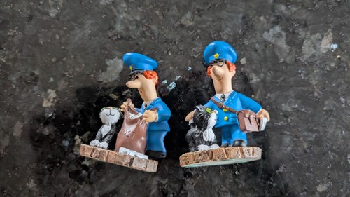 Pair vintage collectable - pair,