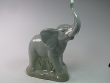 Miquel Requena Porcelain