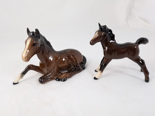 Beswick foal lying - 2,
