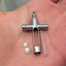 BIG CROSS PENDANTS empty