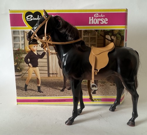 Sindy chestnut horse - sindy, with