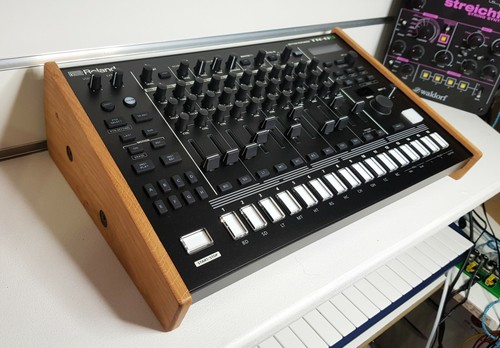 Roland tr8s solid - roland, stand