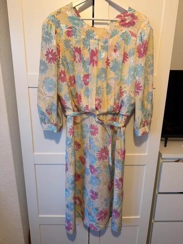 Vintage cream pale - , yellow