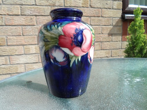 Moorcroft pottery anemone on - ,