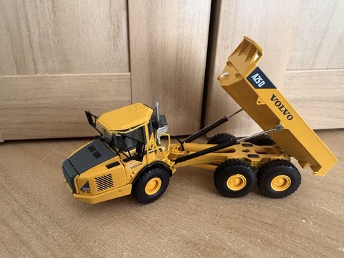Construction model volvo - 1/50,