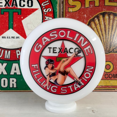 Texaco filling station pinup - filling,