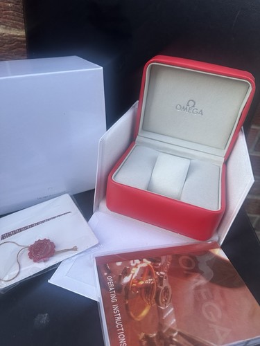 Omega watch presentation - presentation, box