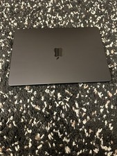 Apple MacBook Pro M5 14”