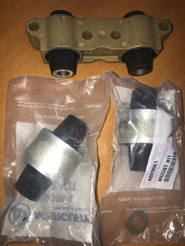 Upper lower engine mount set - upper,