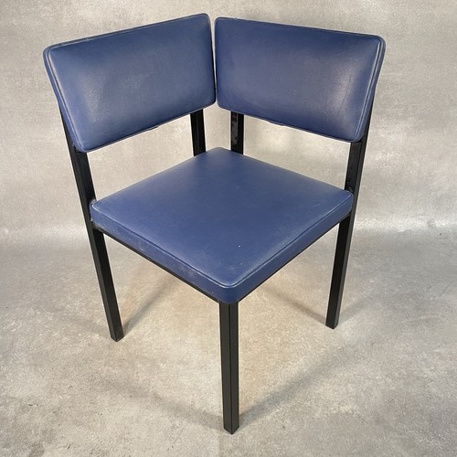 Vintage mindon corner - corner, waiting