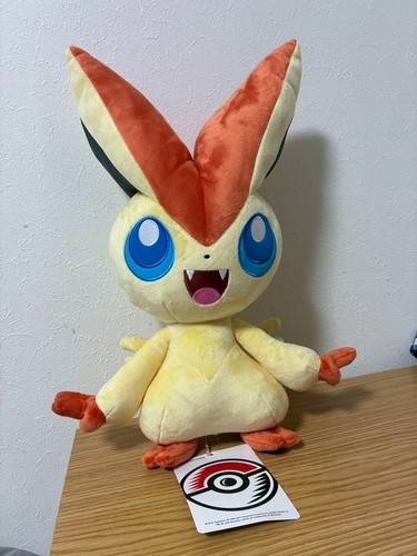 Pokemon center limited - limited, victini