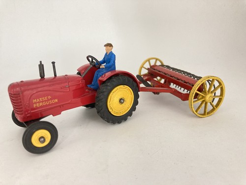 Dinky 310 massey ferguson farm - 310,